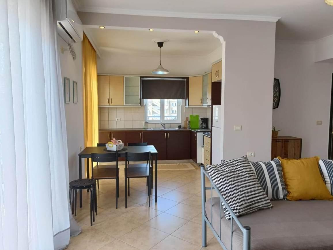 Aloe Vera Apartments Sarandë Esterno foto